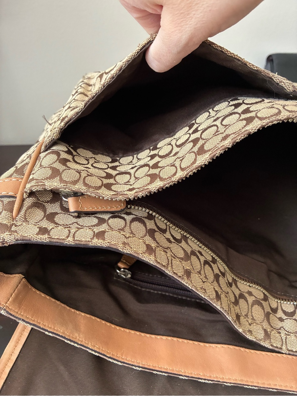 Coach Signature Voyager Cross Body Messenger Bag F70183 Jacquard / Leather - Picture 10 of 15